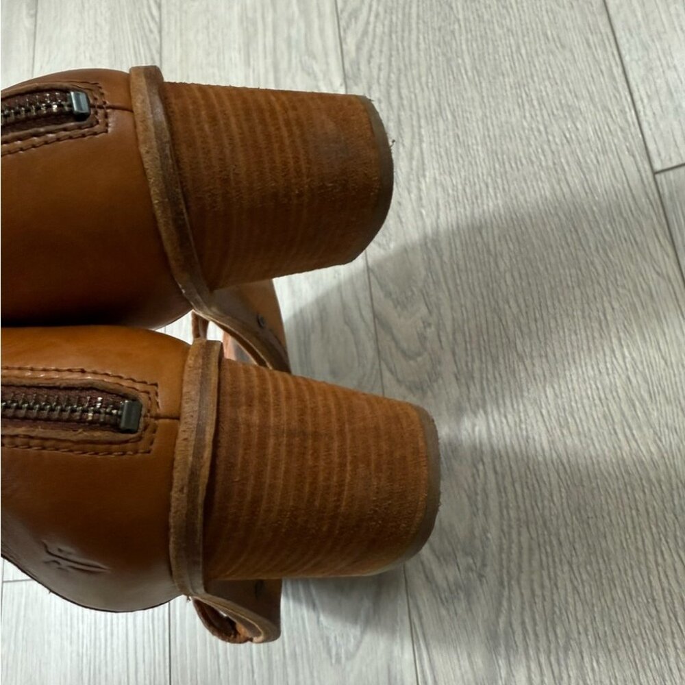 Frye Women's Brielle Tan Brown Leather Block Heel - Picture 6 of 13